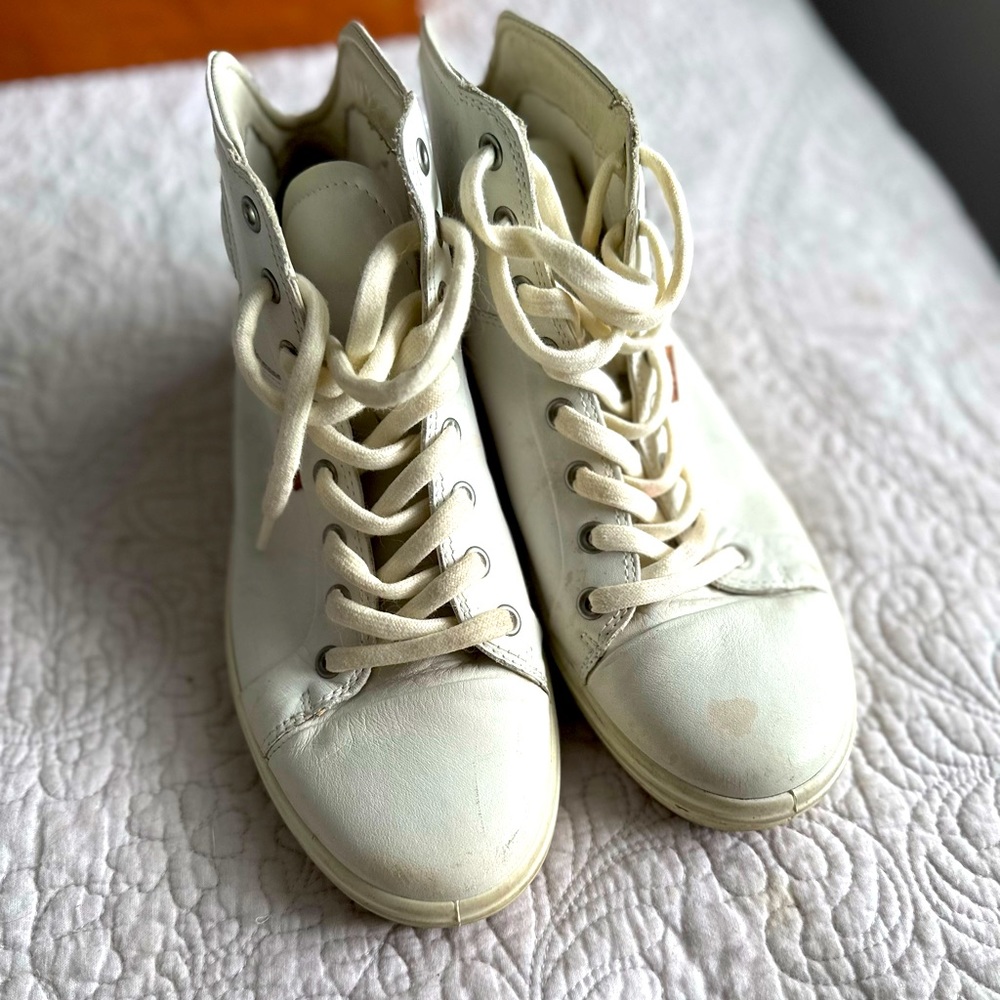 Ecco Sneakers
